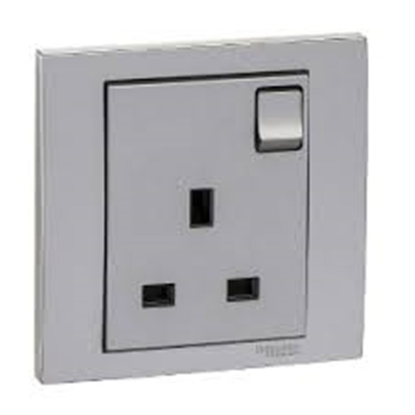 13A Universal Switched Socket - Single<